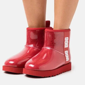 UGG WOMEN'S CLASSIC CLEAR MINI BOOTS IN RED. Sz: 7